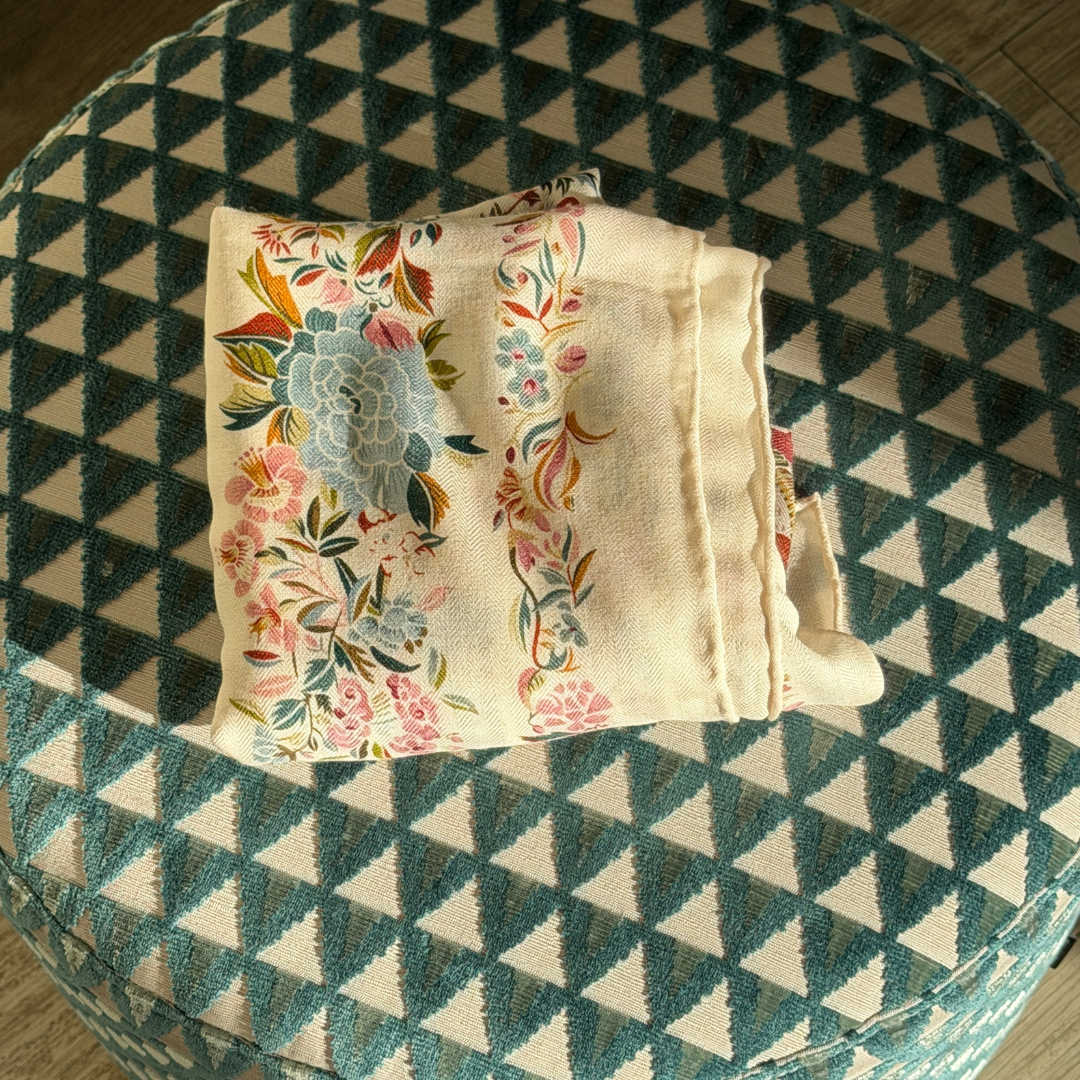 SilkWool Scarf – 70% Uld / 30% Mulberry Silke | Ivory Garden Silk (XL 140x140)