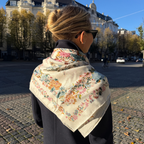 SilkWool Scarf – 70% Uld / 30% Mulberry Silke | Ivory Garden Silk (XL 140x140)
