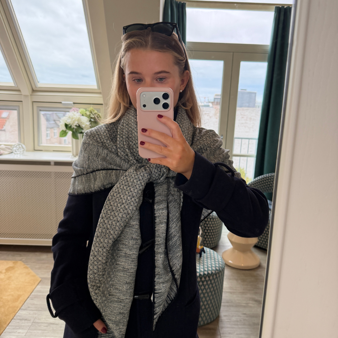 SilkWool Scarf – 70% Uld / 30% Mulberry Silke | Nordic Grey (XL 140x140)
