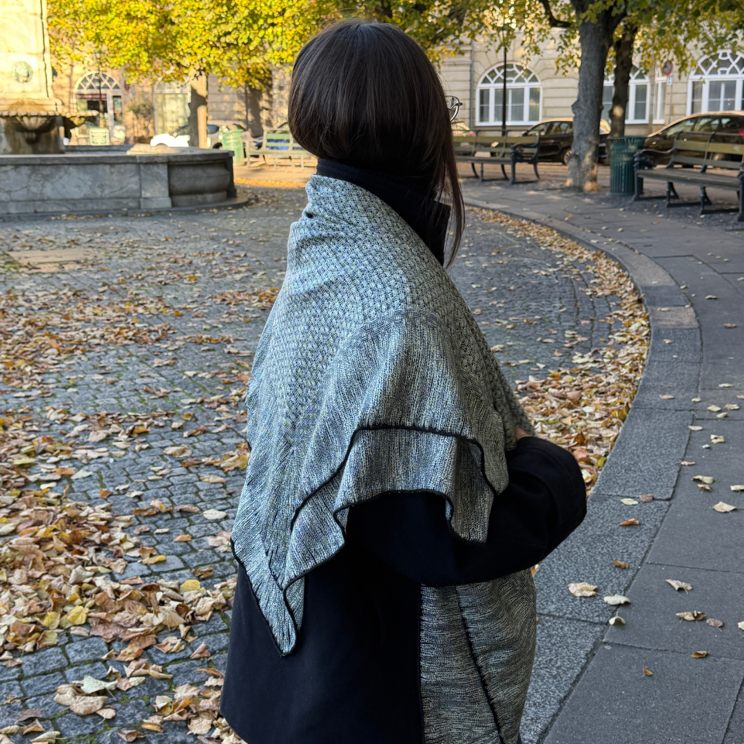 SilkWool Scarf – 70% Uld / 30% Mulberry Silke | Nordic Grey (XL 140x140)