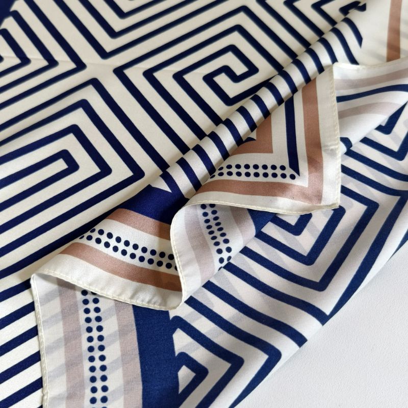 Silketørklæde - Blue Stripes | 68 CM